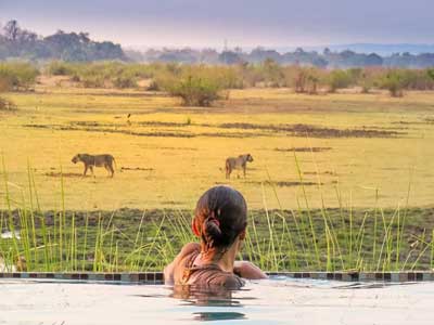Darf auf keiner Sambia-Safari fehlen – Pool-Entspannung Entspannung im Pool der Kafunta River Lodge, Sambia
