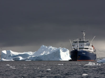 Spitzbergen-Reisen & Kreuzfahrten mit der MS Plancius Spitzbergen-Reisen an Bord der MS Plancius