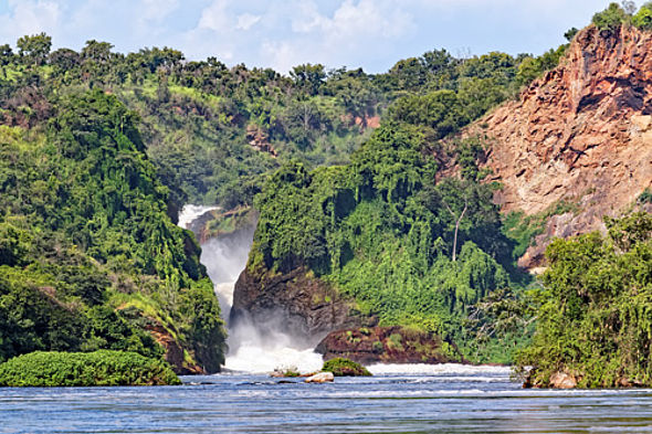 Wunderschöner Wasserfall in Uganda